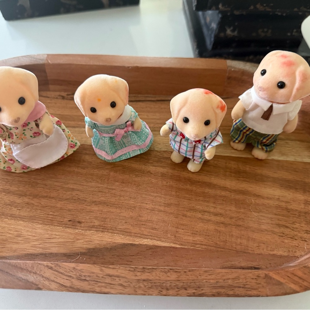 Sylvanian Families Calico Critters Yellow Labrador Family • Lot of 4